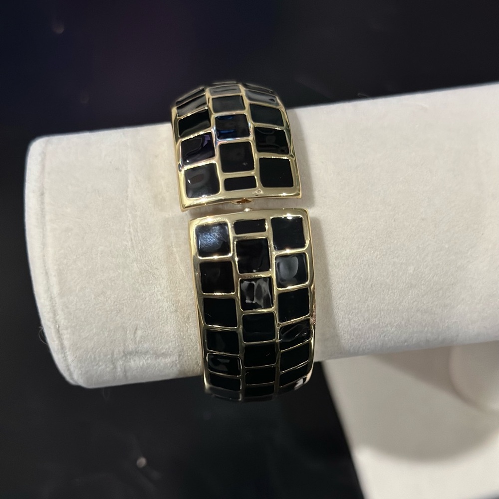 Gold and black hinge bracelet - Picture 3 of 5